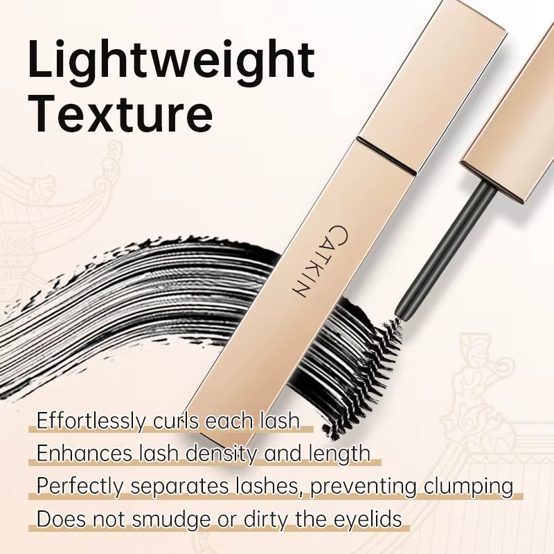 Mascara noir, volumisant et allongeant