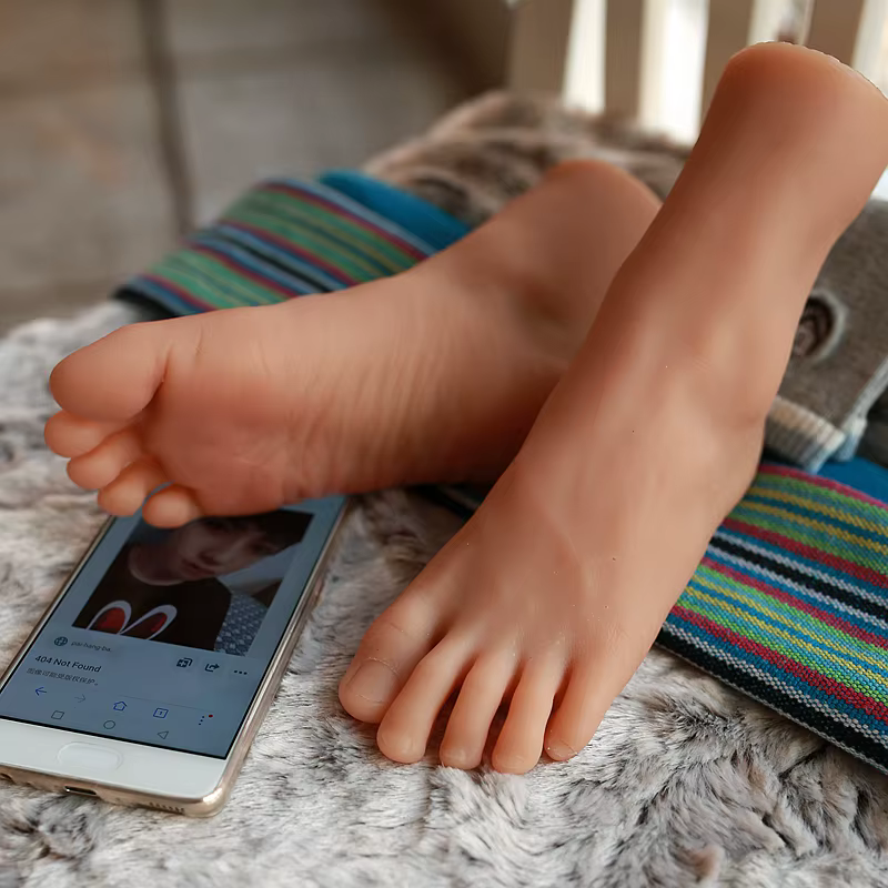 Modèle de pied réaliste miniature, accessoire de simulation de pied humain, idéal pour la photographie et la vidéo, couleur peau foncée 2900