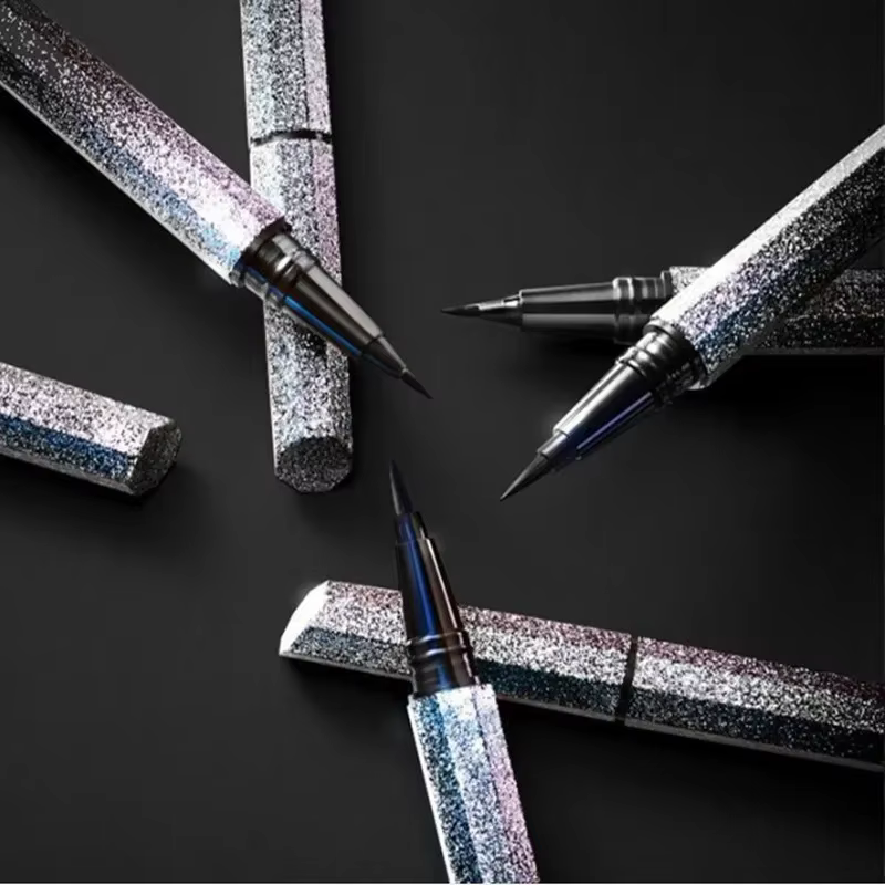 Crayon Eyeliner ciel étoilé