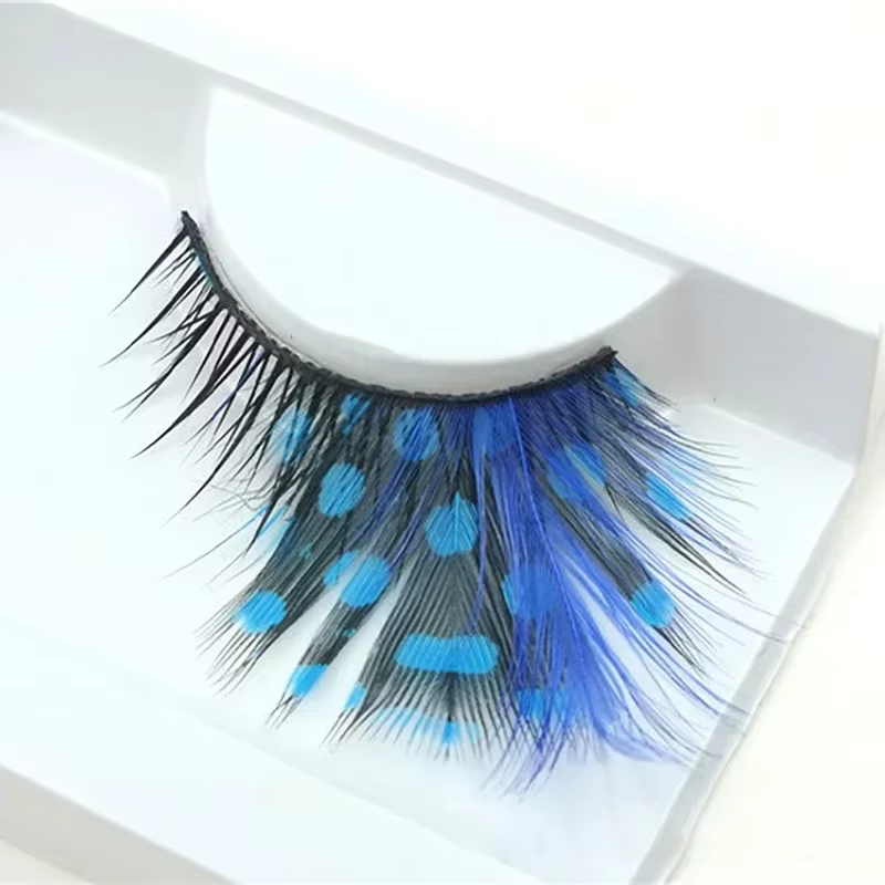 1 paire de faux cils faits à la main
