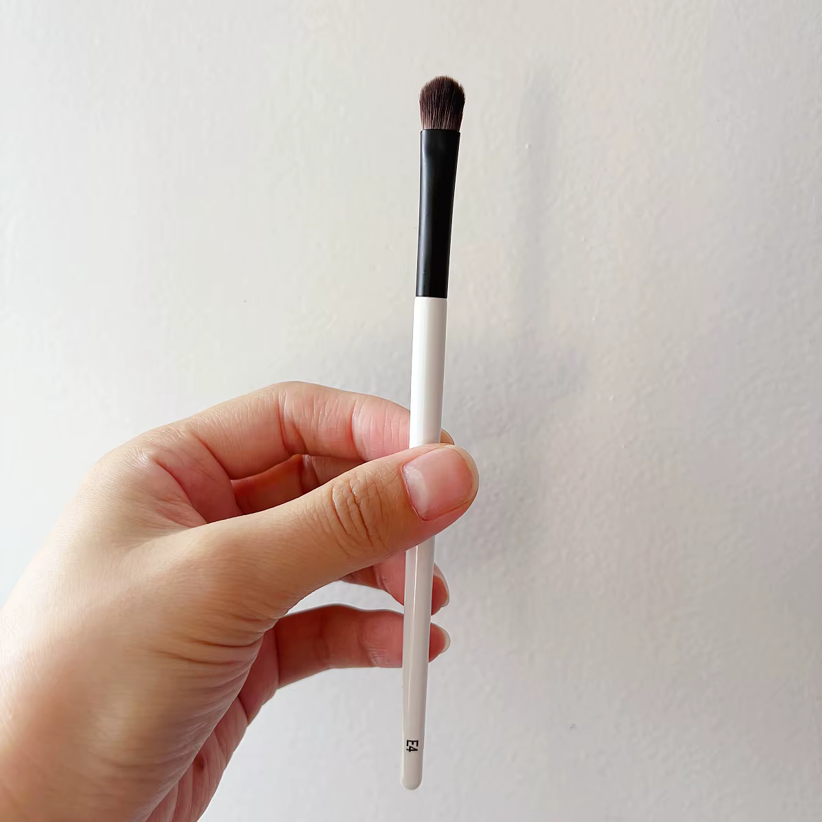 Pinceau à paupières E4 Eyeshadow Shader Brush Medium