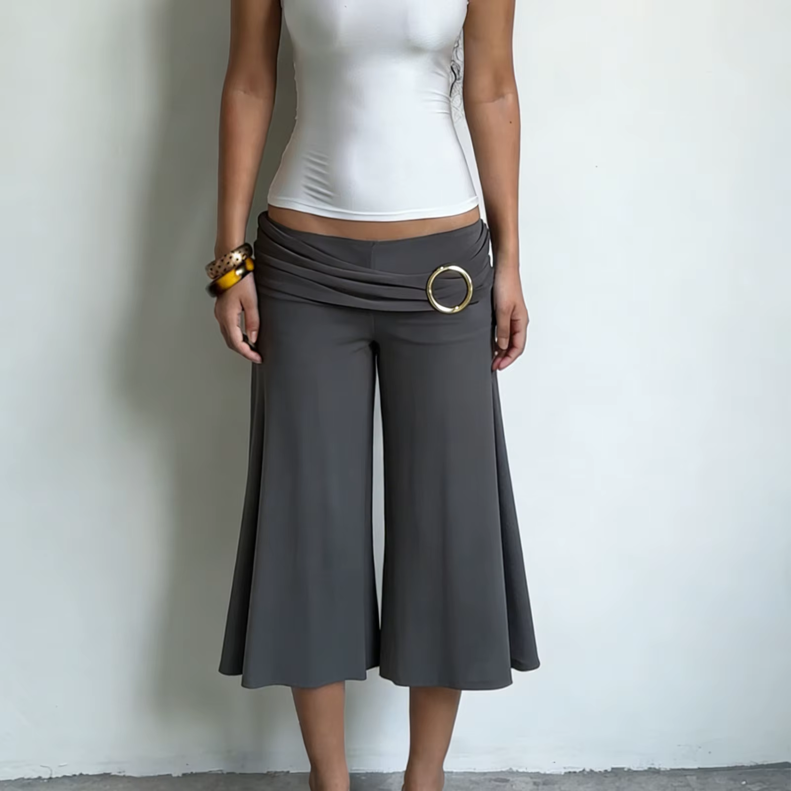 Pantalon taille basse évasé sept pouces pour femme, style simple, boucle métallique, plissé, couleur unie, nouvelle collection été, confortable