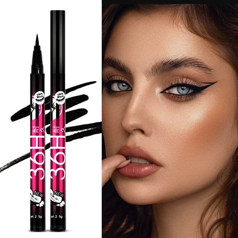Stylo Eyeliner liquide noir lisse