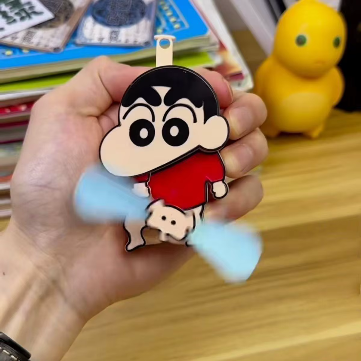 Ventilateur portable à manivelle Crayon Shin-chan en forme d'éléphant, pour étudiants, jouet amusant et créatif anti-stress