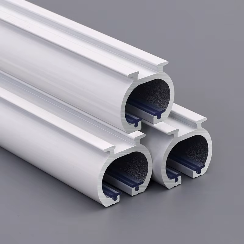 Espessura de rail en alliage d'aluminium épaissi 3,6 mm Installation au plafond simple et double face avec raccords Dimensions personnalisées.