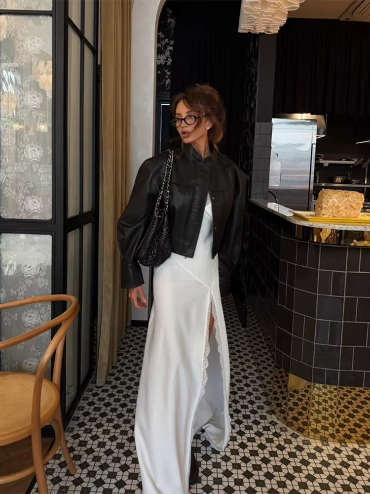Veste courte en similicuir pour femme, col montant, fermeture éclair, épaules structurées, manches longues, style streetwear, vêtement d'extérieur en cuir court