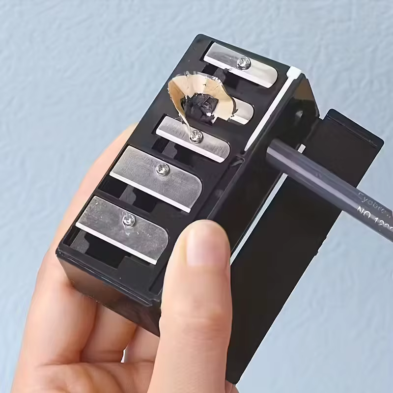 Taille-crayon de maquillage à 5 trous