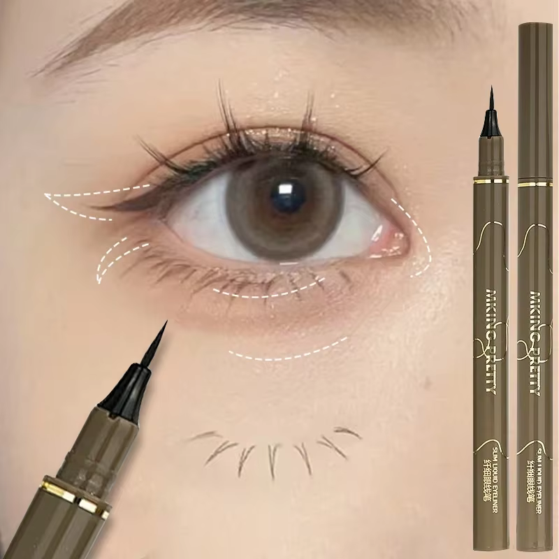Stylo eyeliner noir ultra fin pour les yeux