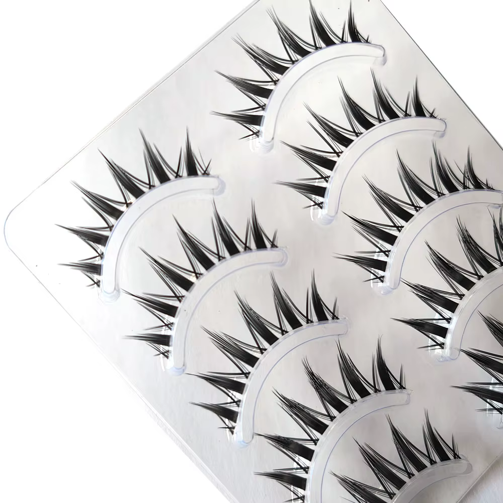 Faux cils naturels longs œil de chat