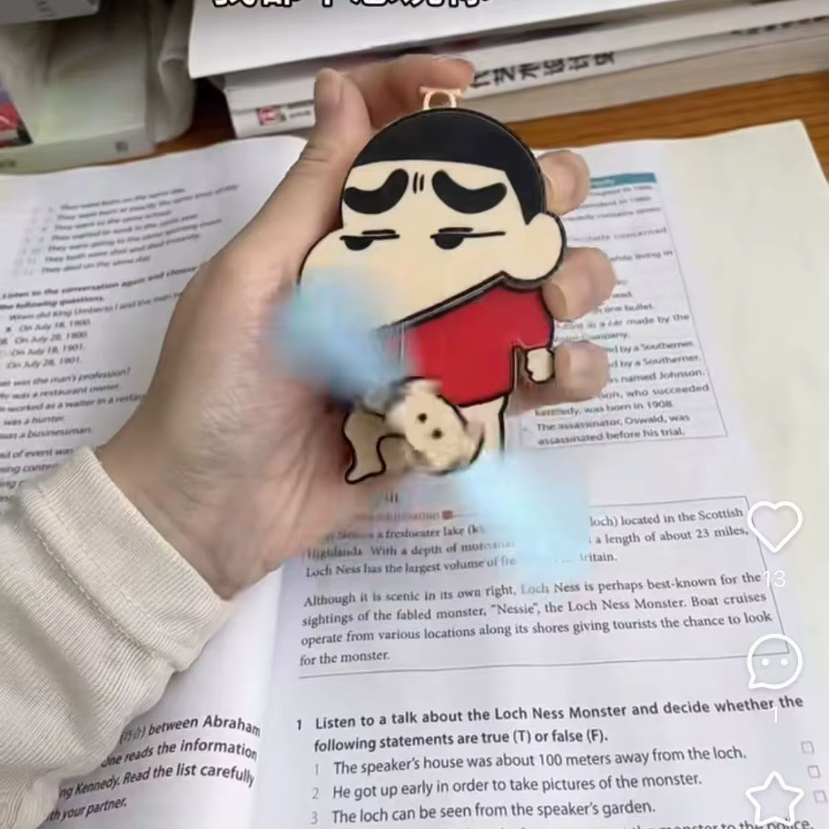 Ventilateur portable à manivelle Crayon Shin-chan en forme d'éléphant, pour étudiants, jouet amusant et créatif anti-stress