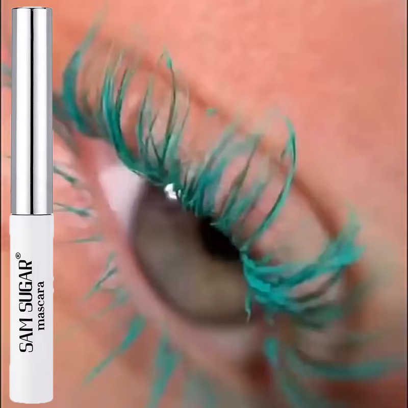 Mascara cils rouge marron maquillage de scène de noël