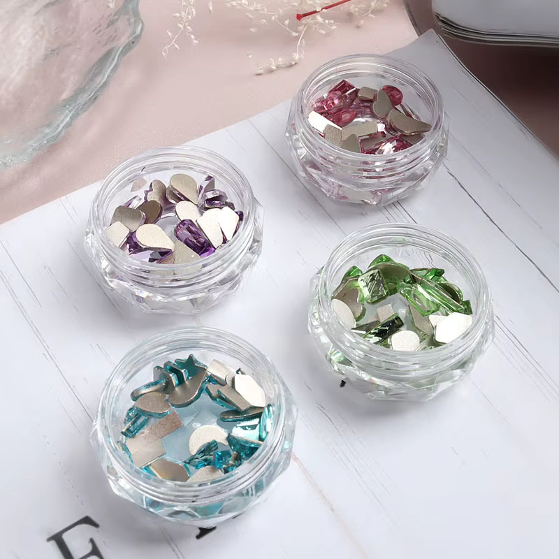 Strass en cristal astronomique plat en forme de breloques pour Nail Art, fournitures de décoration, accessoires professionnels, mélange de 40 pièces/lot, N64.Accesorios