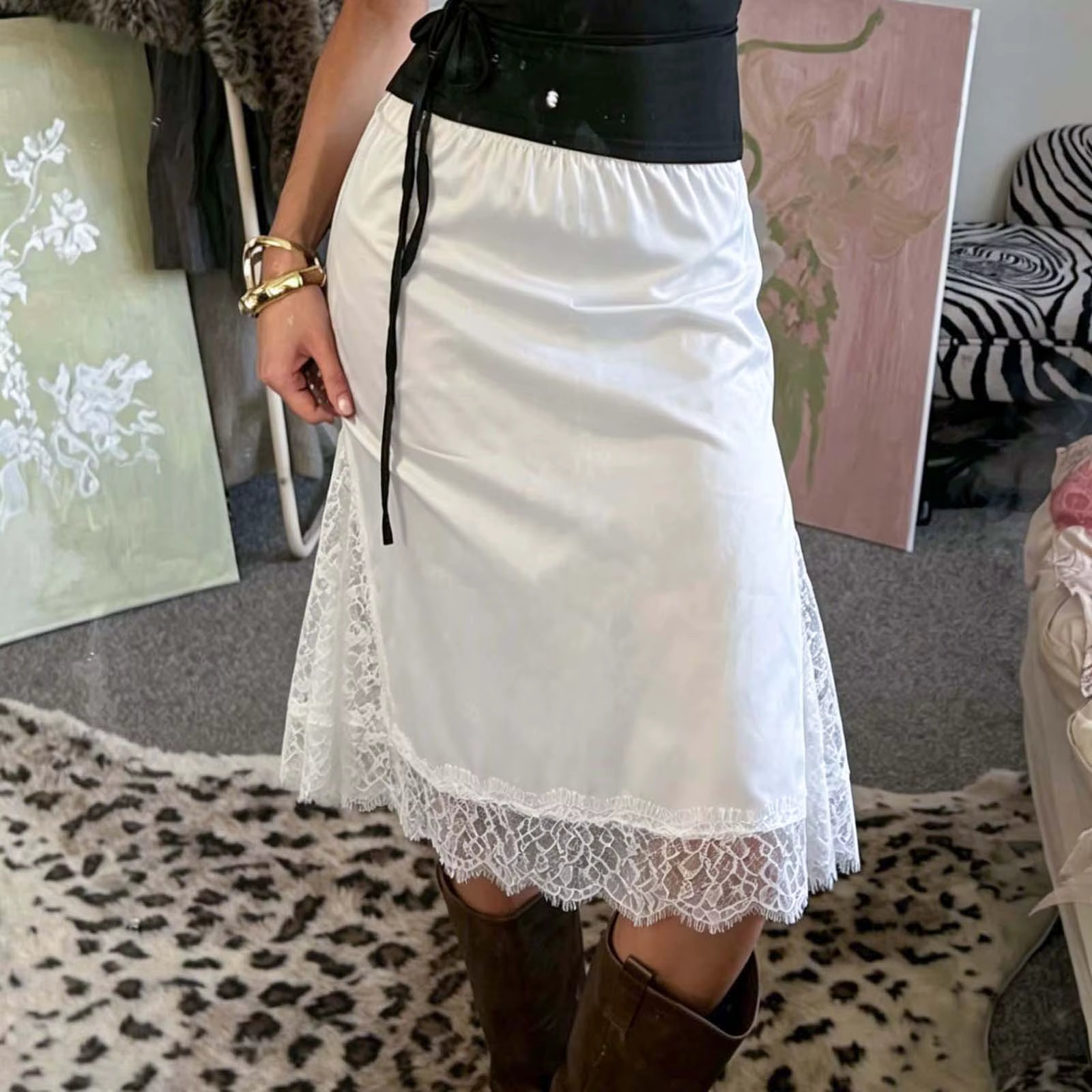 Jupe midi en satin pour femme, élégante, couleur unie, avec bordure en dentelle, coupe ample, longueur genou, pour les fêtes, le travail et le quotidien