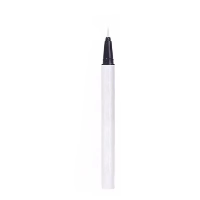 Eyeliner blanc mat, stylo liquide couché