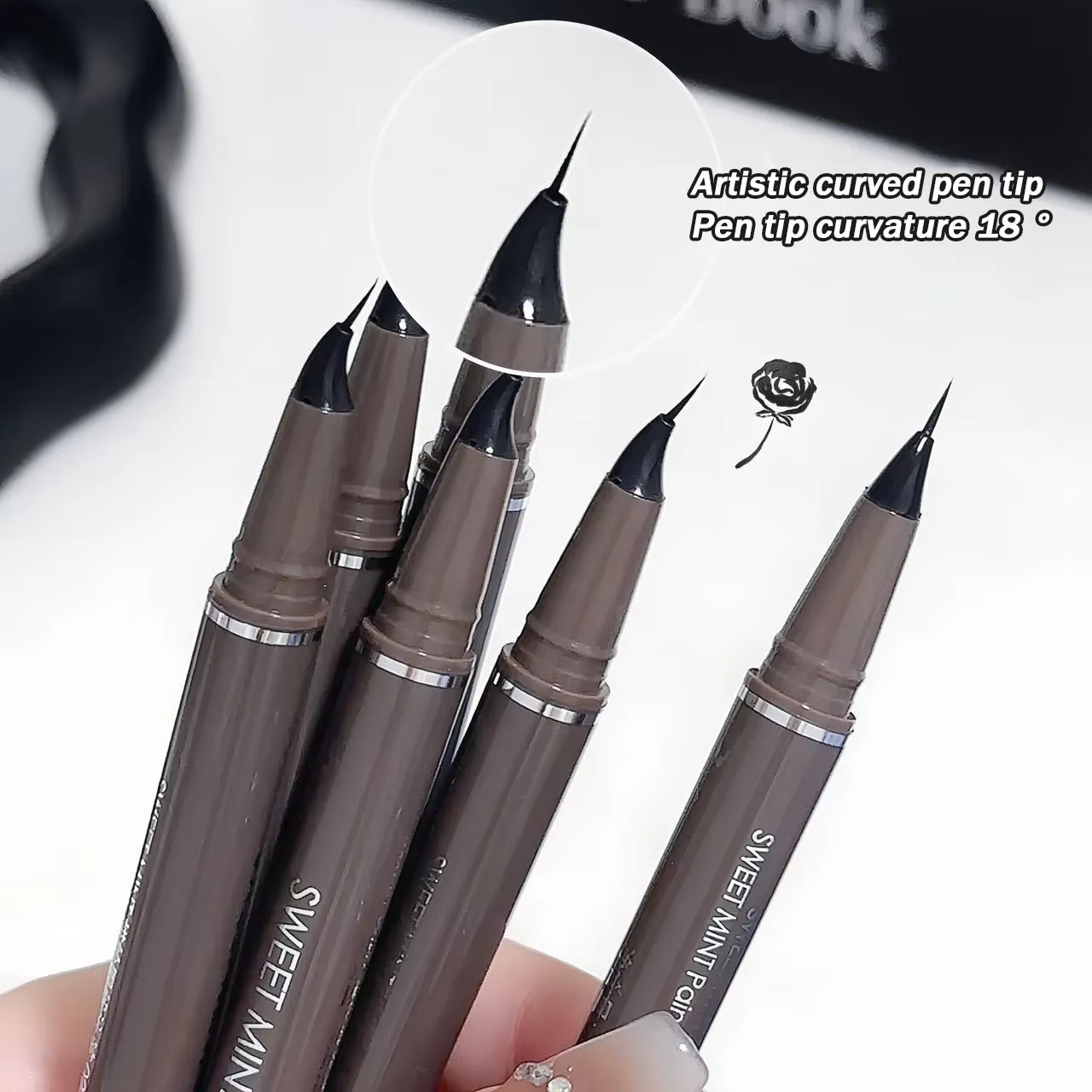 Stylo Eyeliner incurvé