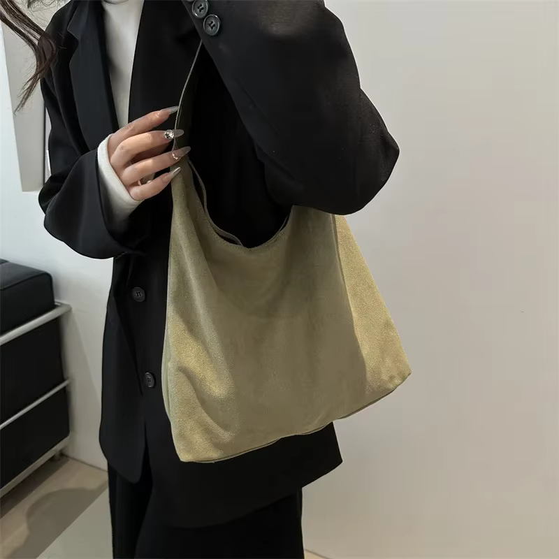 Sac pour femmes en Faux daim, sac à main Simple de grande capacité pour femmes, sac à bandoulière sous les aisselles, sac fourre-tout rétro de couleur unie
