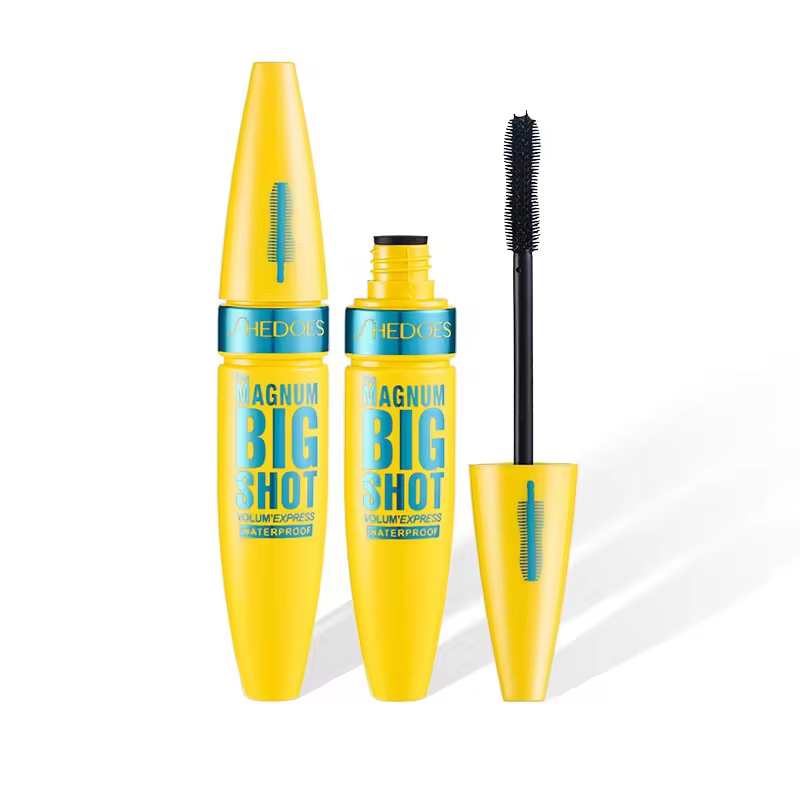 Mascara noir 4D – Longue durée