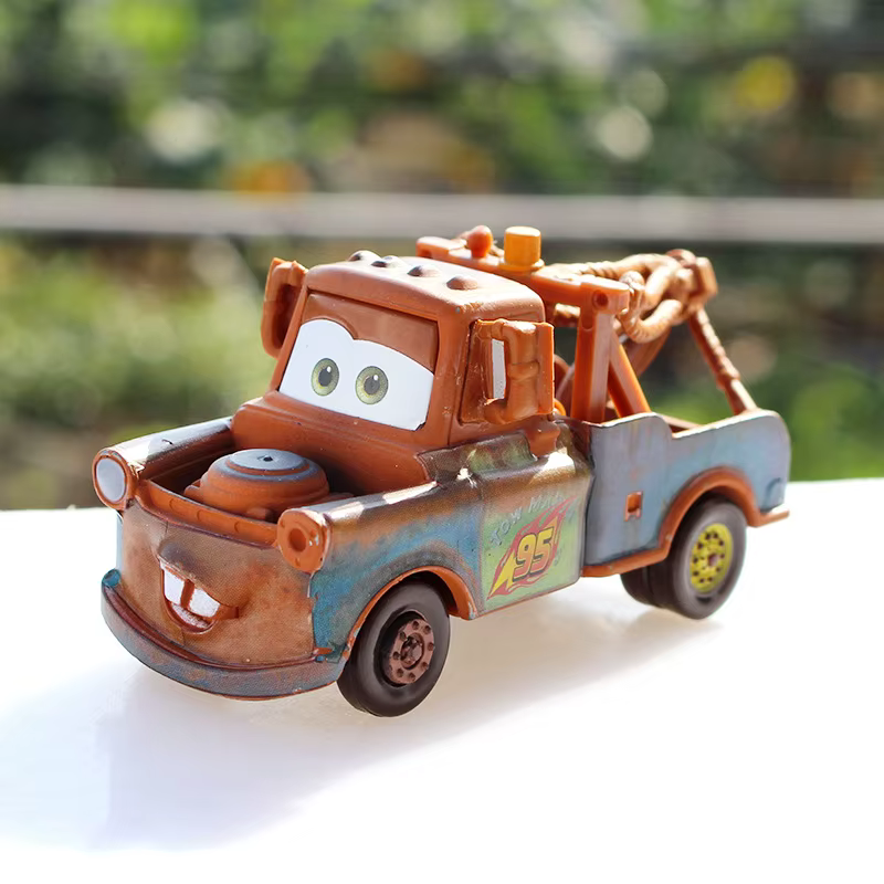 ▎ Disney Pixar Cars 3 1:55 Voiture de course en alliage moulé sous pression Lightning McQueen Jackson Storm Cruz Ramirez, cadeau d'anniversaire pour enfants