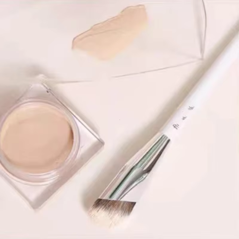 Brosse anti-cernes sous les yeux pour crème de maquillage