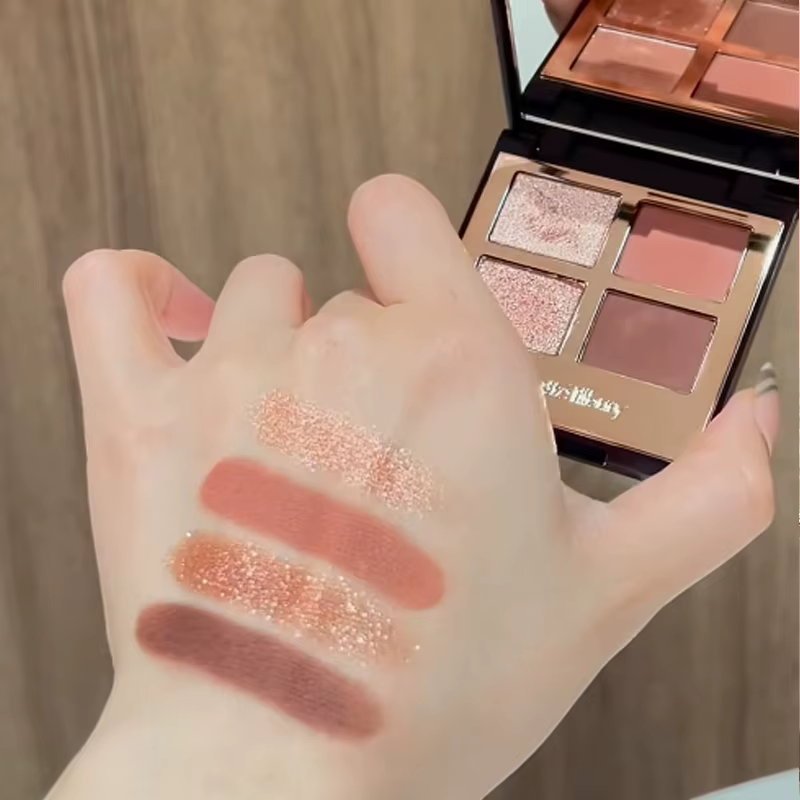 Charlotte Tilbury CT Highlight Shadow Palette de fards à paupières quatre couleurs et neuf