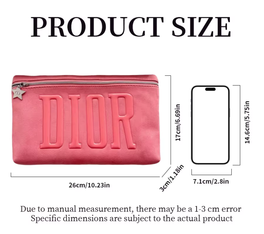 Sac cosmétique en velours rose de Dior