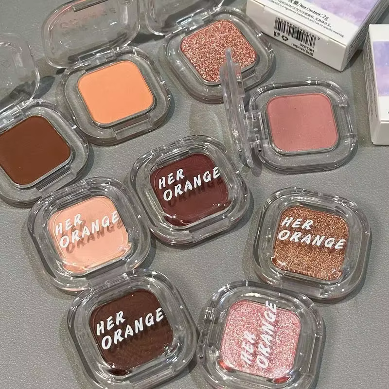 Palette de fards à paupières rouge marron