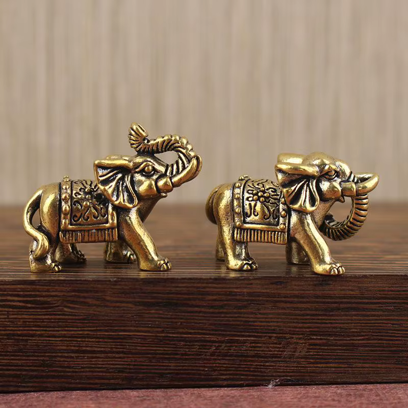 Figurine miniature éléphant porte-bonheur en laiton, statue animale en bronze antique, petit ornement éléphant en cuivre