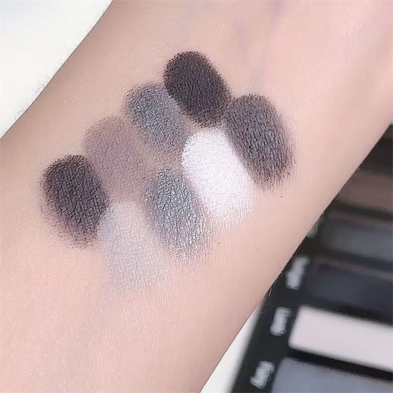 Palette de fards à paupières fumés 8 couleurs