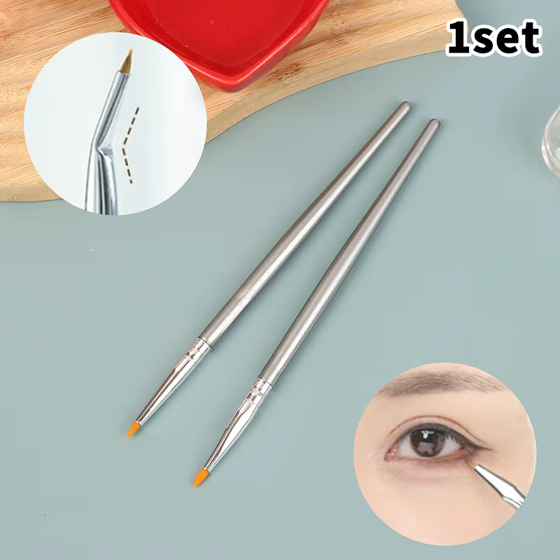 Pinceaux pour eye-liner à angle fin