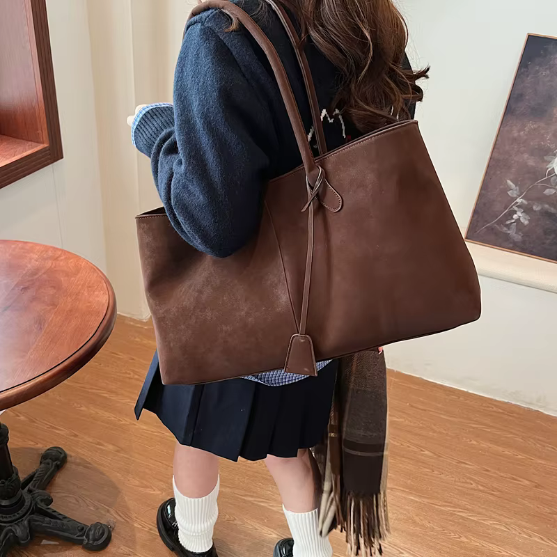 Sac à main polyvalent en faux daim pour femme, sac à main de grande capacité, sac initié, haute qualité, produit tendance, savoir, solide, 2025