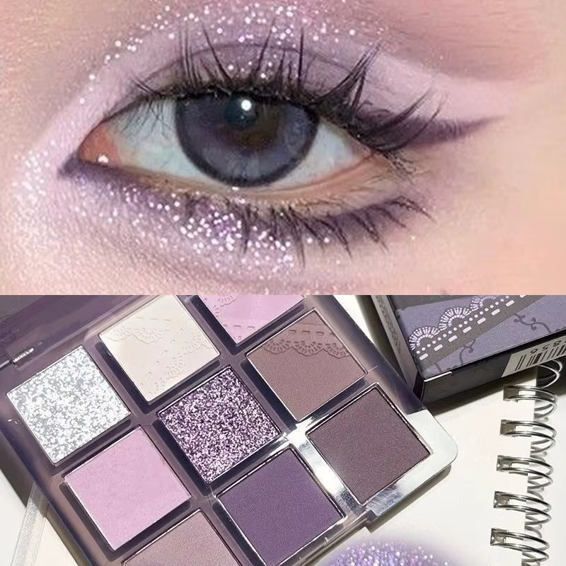 Palette de maquillage de fard à paupières violet lavande