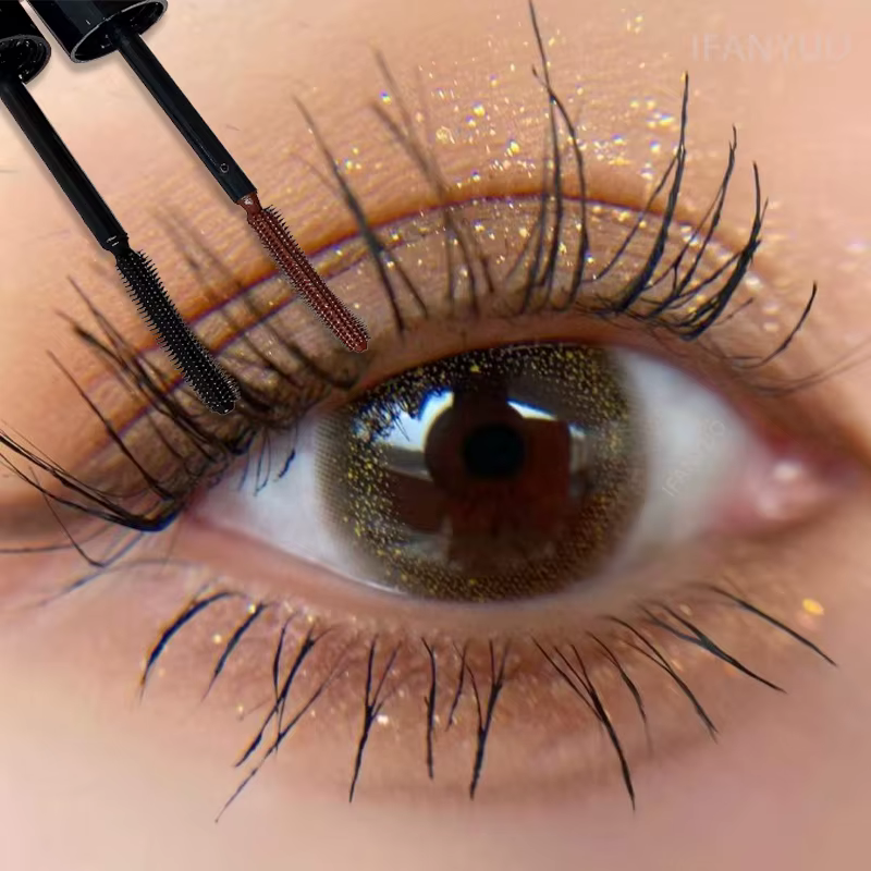 Mascara noir brun pour recourber les cils