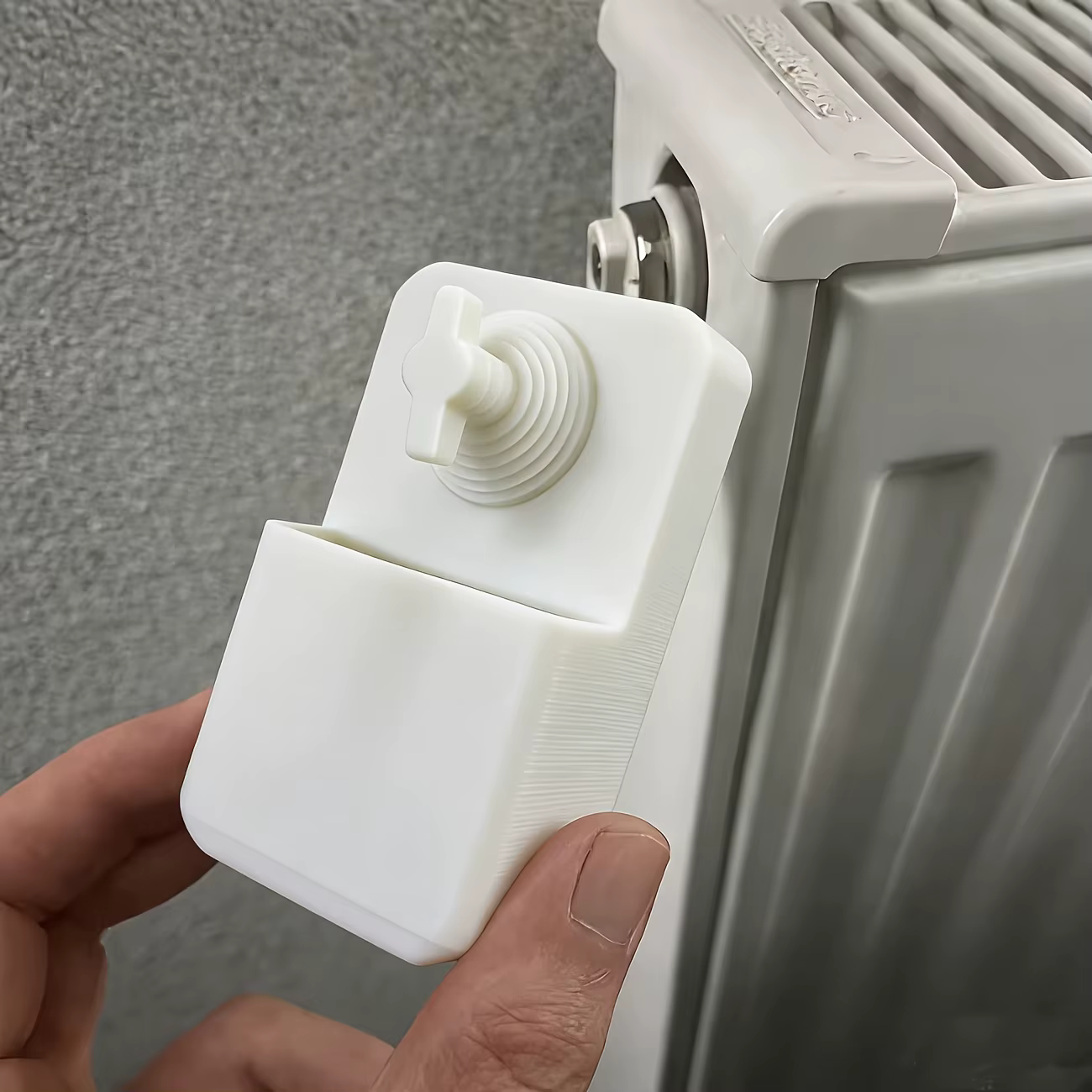 Clé de purge de radiateur avec boîte de récupération d'eau anti-débordement, outil de purge pour l'entretien des systèmes de chauffage et la réglage des vannes