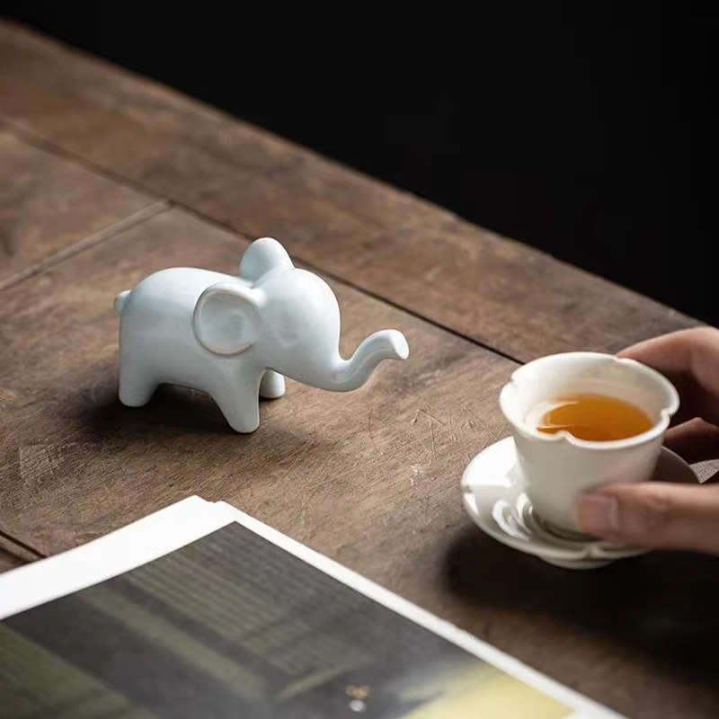 Mini Figurine d'éléphant et de girafe en céramique, Sculpture d'animal de bureau, ornements décoratifs modernes et minimalistes pour la décoration de la maison et du bureau