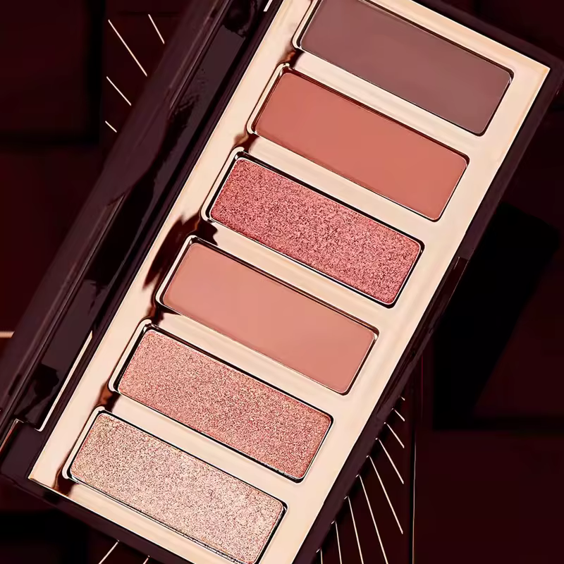 Charlotte Tilbury CT Palette de maquillage illuminateur et ombreur