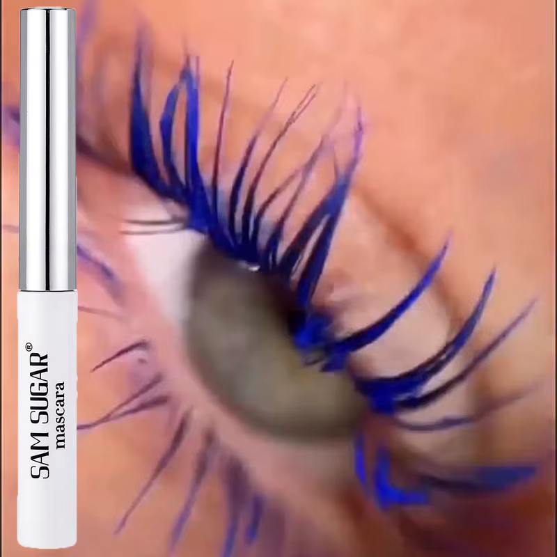 Mascara cils rouge marron maquillage de scène de noël