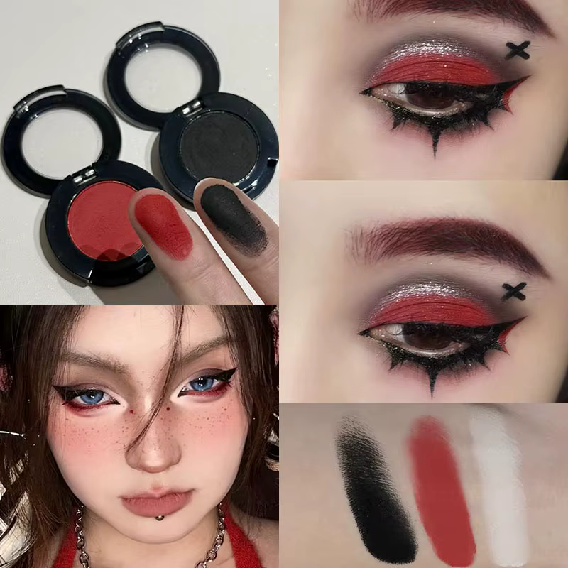 Palette de fards à paupières bleu noir rouge