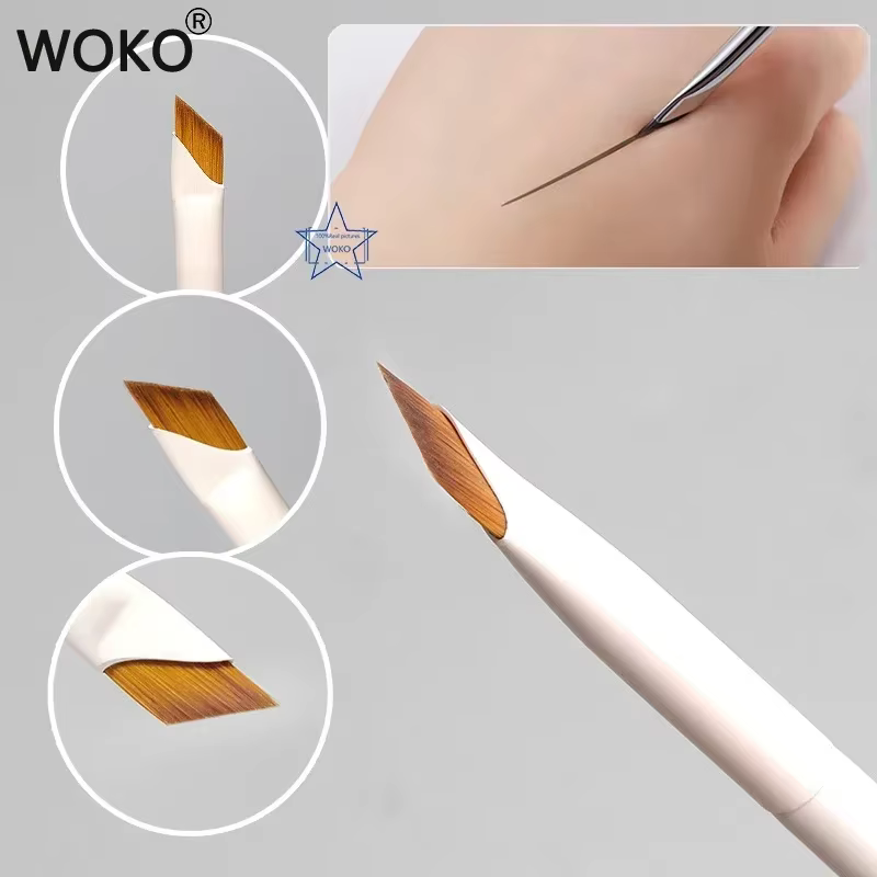 Brosse Eyeliner à lame améliorée
