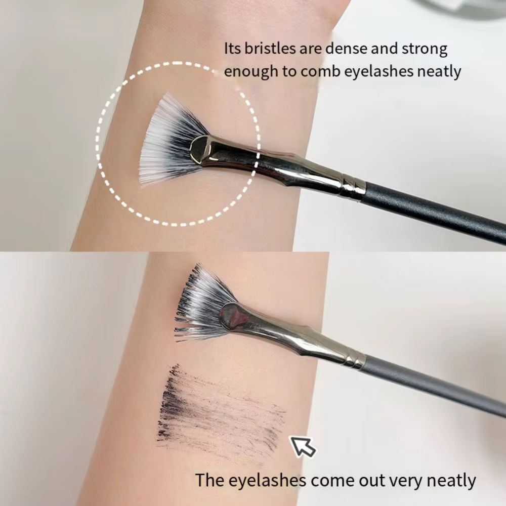 Brosse à cils coudée en forme d'éventail