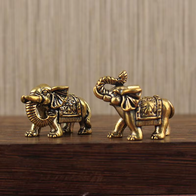 Figurine miniature éléphant porte-bonheur en laiton, statue animale en bronze antique, petit ornement éléphant en cuivre