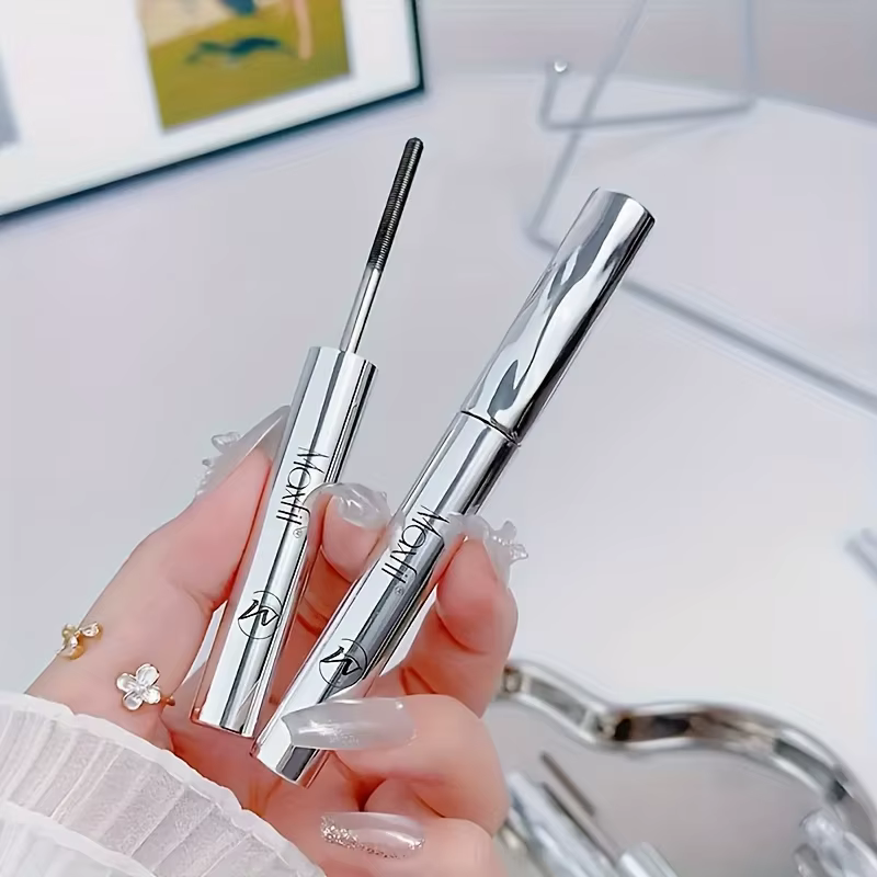 Mascara à tête de brosse en spirale imperméable