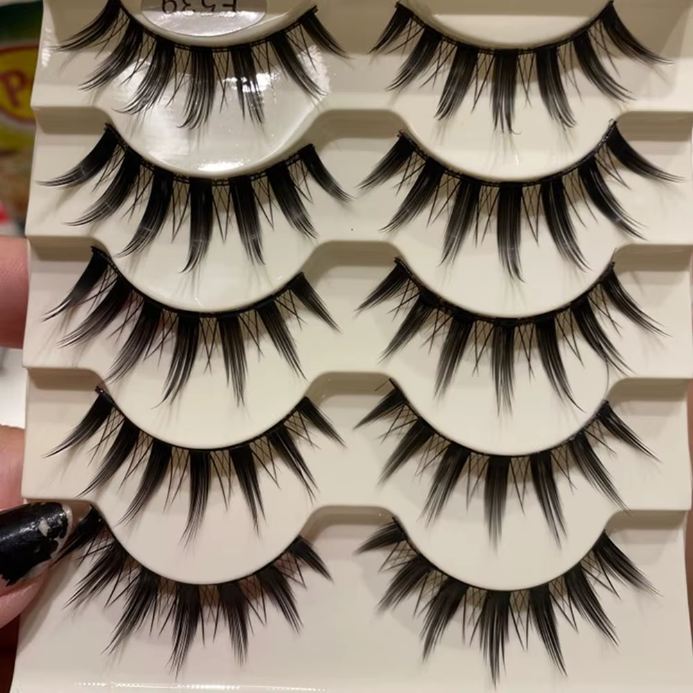 Petits faux cils SAFCosplay