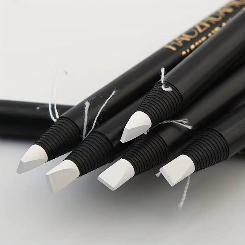 Pochoir rehausseur de sourcils avec positionnement de tatouage