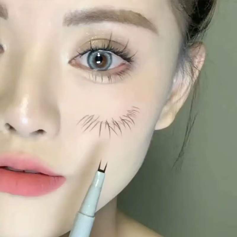 Eyeliner à Double griffe