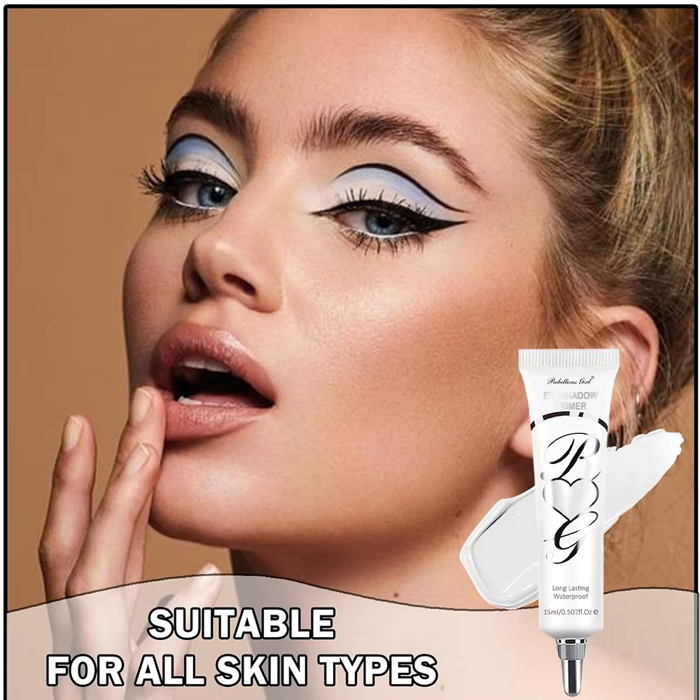 Base de maquillage pour paupières grasses