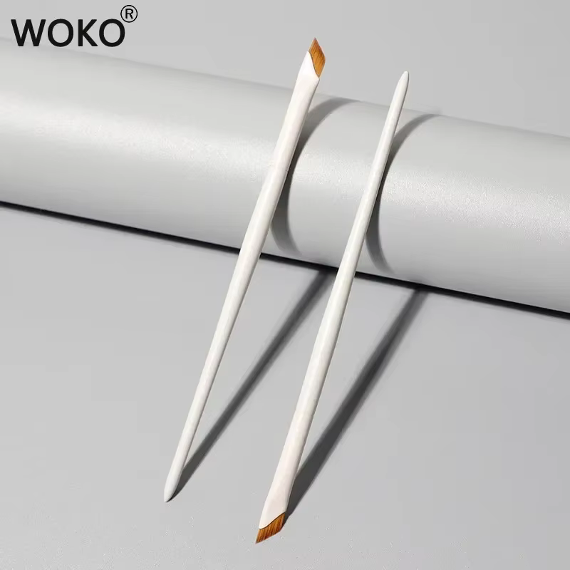 Brosse Eyeliner à lame améliorée