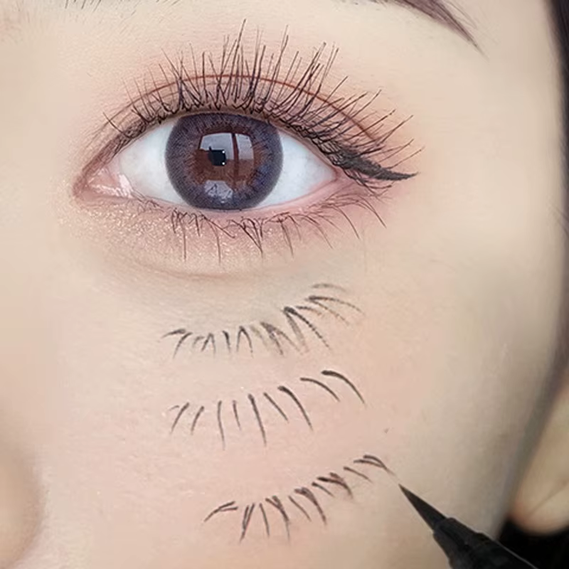 Eyeliner liquide Ultra-fin et imperméable