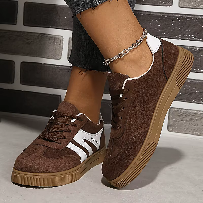 Baskets compensées marron en faux daim pour femme, chaussures de marche décontractées à talons plats antidérapants, semelle épaisse vulcanisée