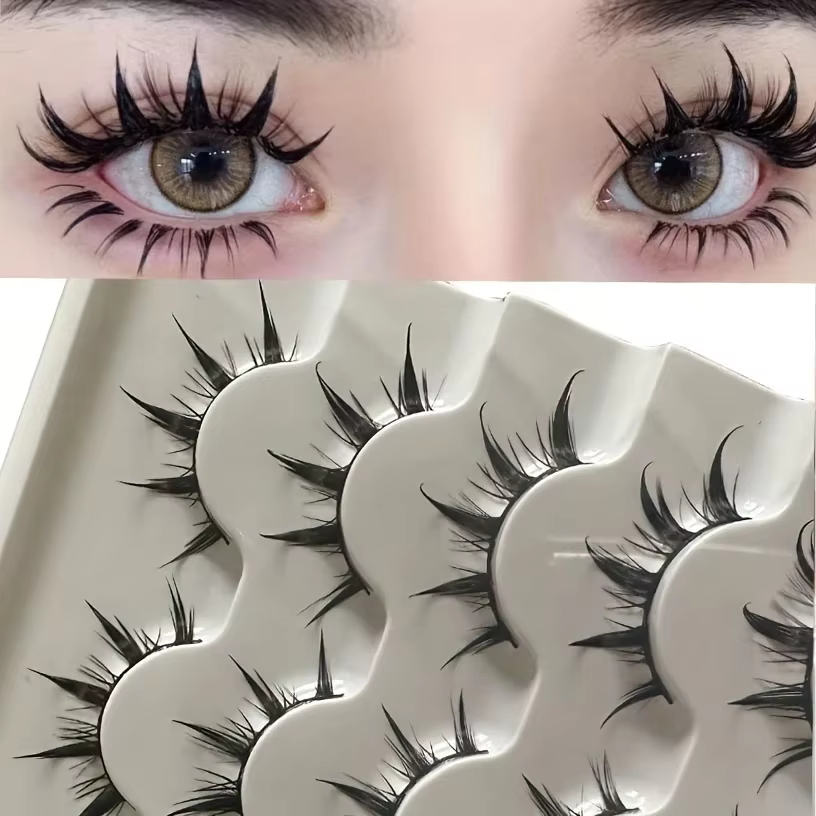 Faux cils d'inspiration d'anime