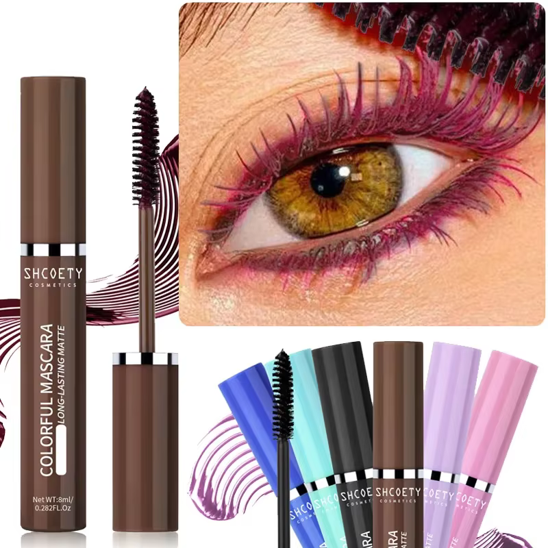Mascara cils rouge marron maquillage de scène de noël